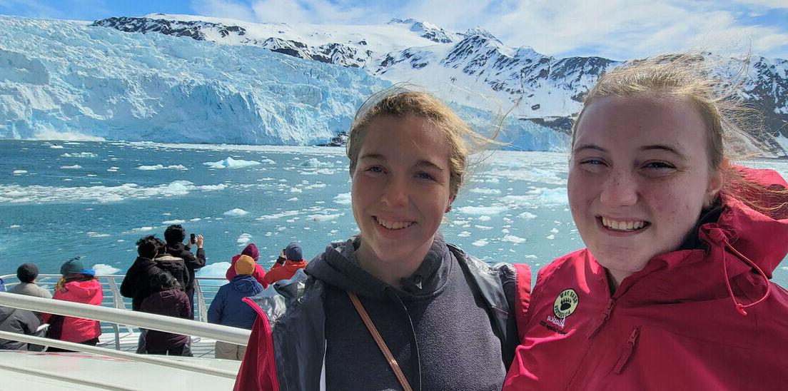 Students view Alaska glaciers